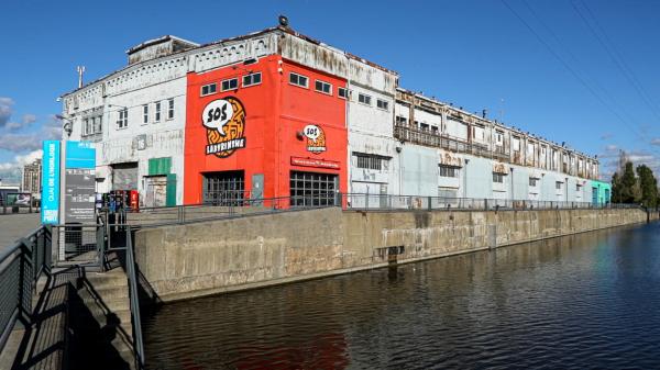 Hangar 16